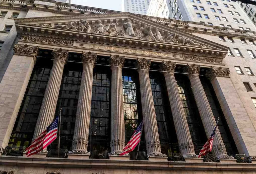 Exterior of the New York Stock Exchange building symbolizing US financial market reaction to tariff ruling